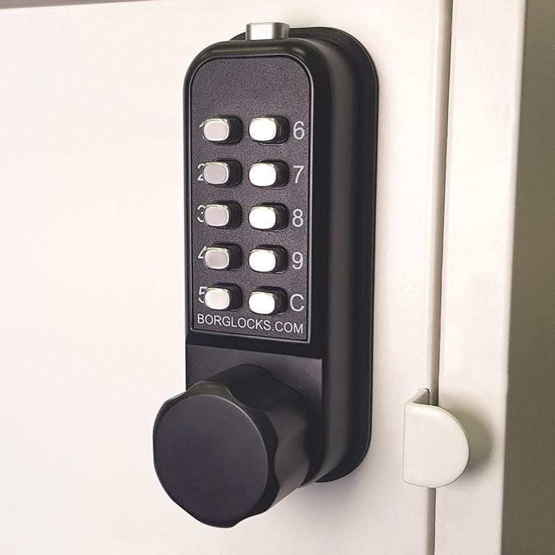 BORG BL1506 ECP Digital Lock Black on Door