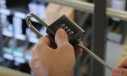 Abus Padlock being reset with screwdriver