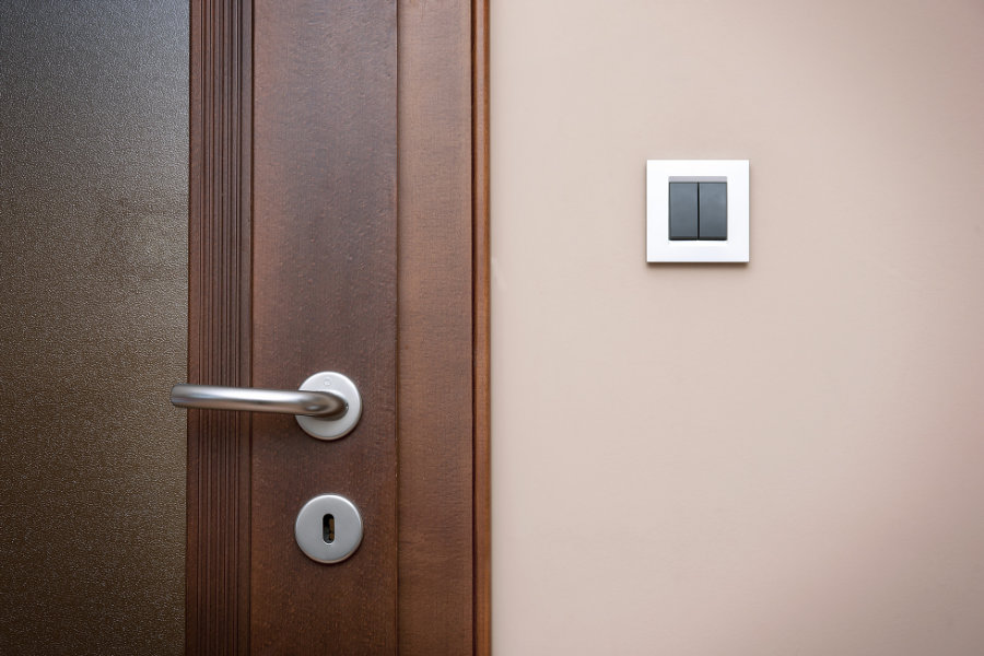 Aluminium lever door handle and escutcheon