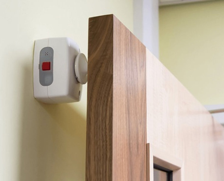 Magnetic door holder and timber door